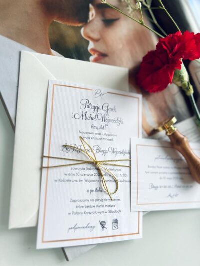 Eleganckie złote zaproszenie ślubne z RSVP i kopertą HIT TANIE - obrazek 5